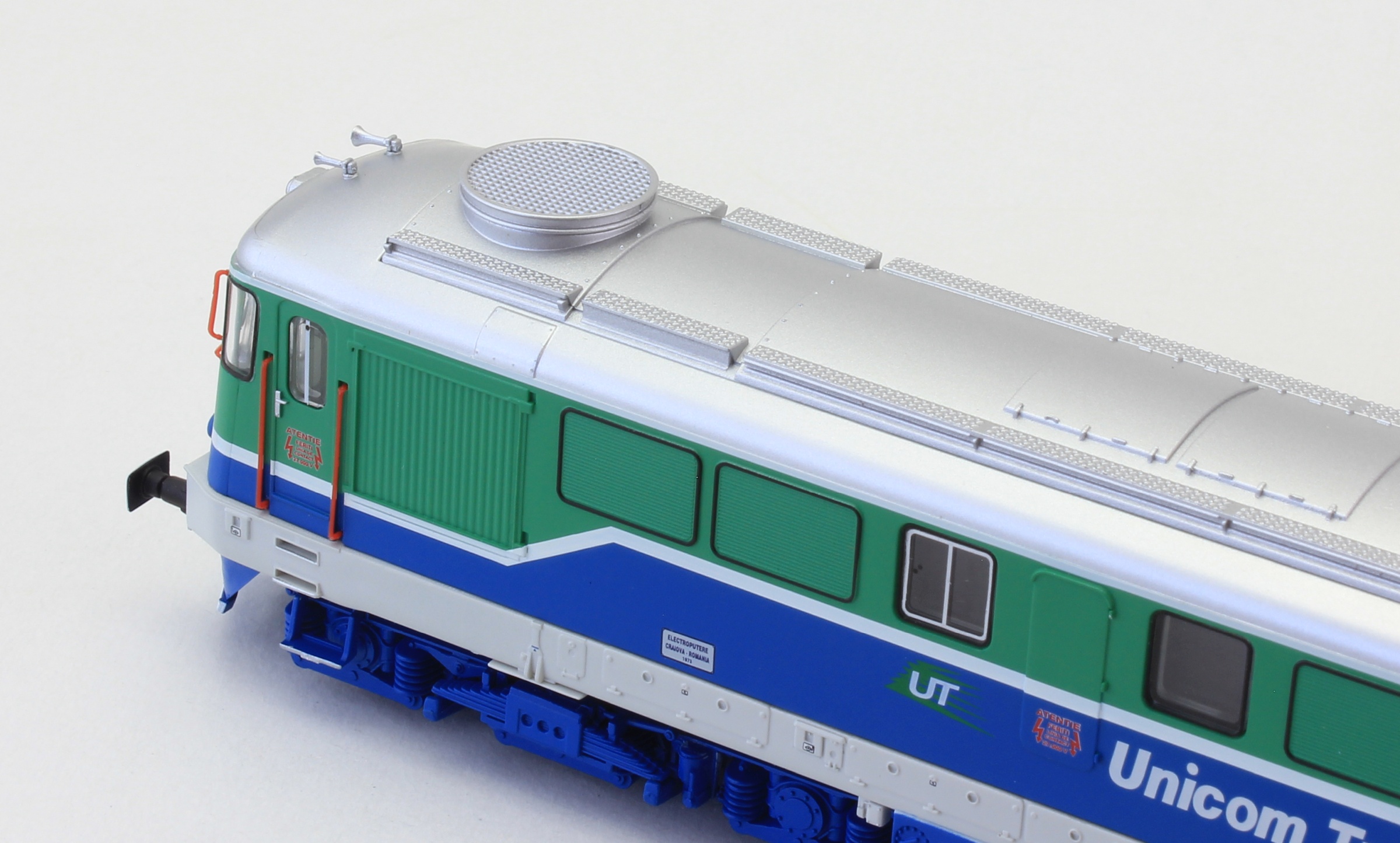 Unicom Tranzit 060 DA diesel locomotive, Albert Modell, H0 Scale